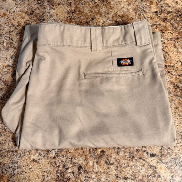 Dickies Other - NWOT Dickies Mens Cargo Shorts Khaki/Tan Flat Front Size 44 Belt Loops